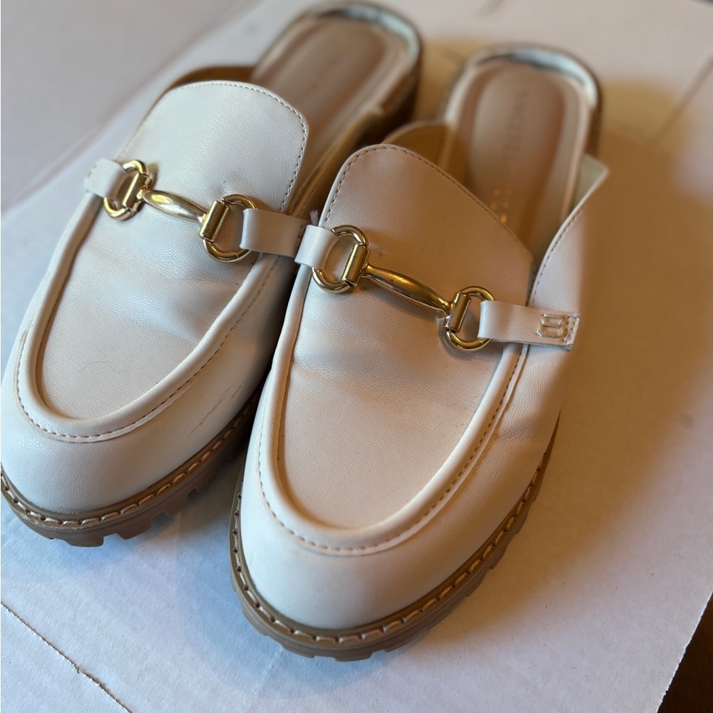 Sincerely Jules Cream slip on Mules with Gold Detail - Picture 2 of 6